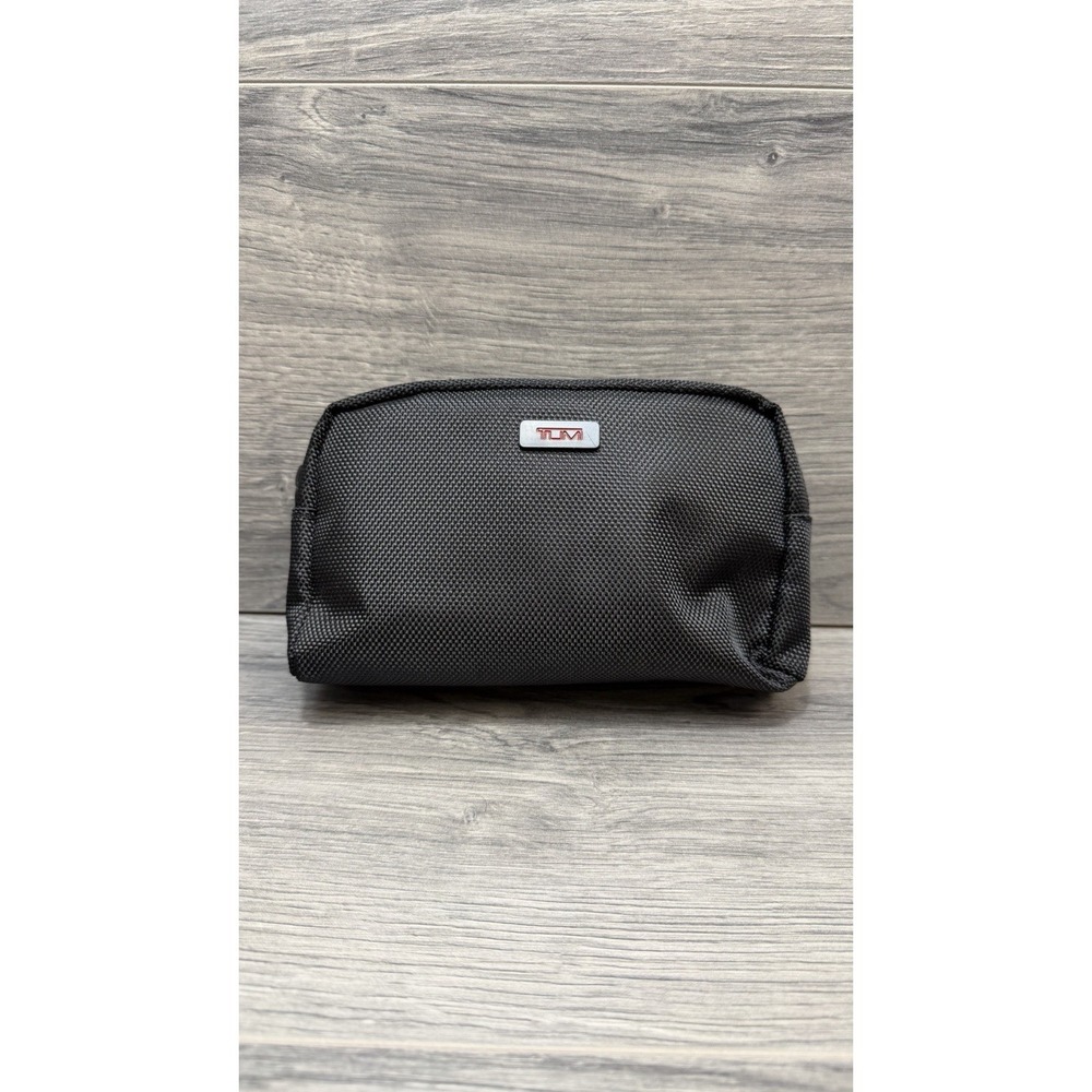 Delta Airlines Tumi Travel Amenity Kit Soft Black Small Bag Zipper Toiletries